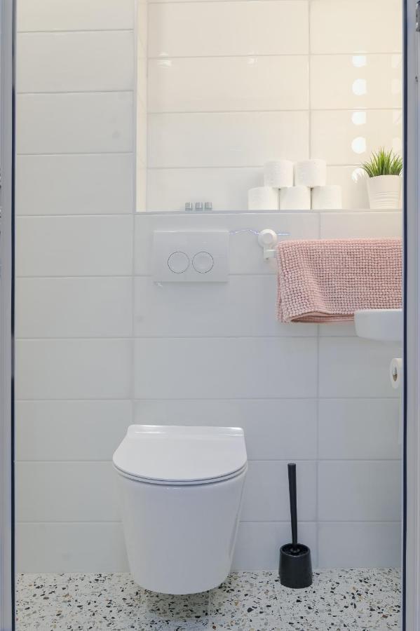 شقة Cosy And Stylish Studio Next To Sofia'S Central Market Hall المظهر الخارجي الصورة
